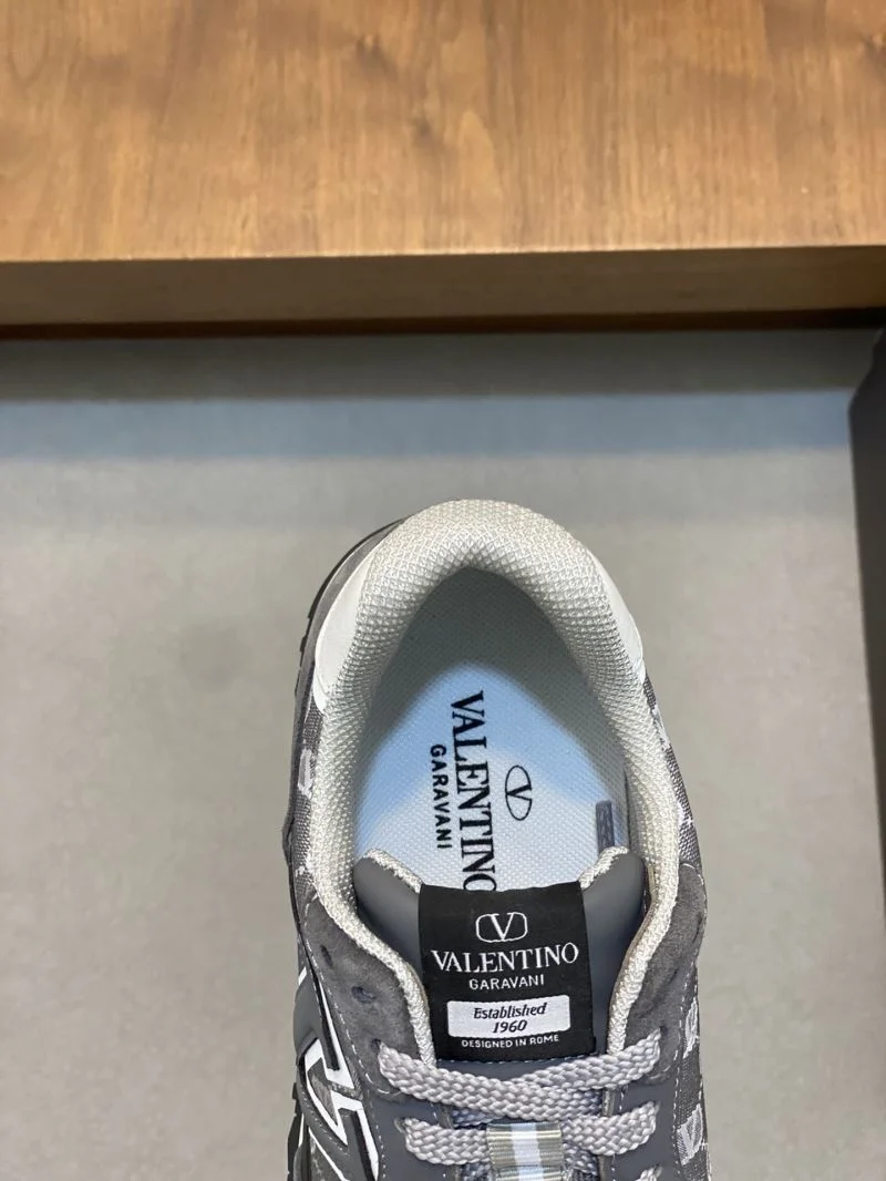 DailyWear Valentino Rockrunner Shoes 36884