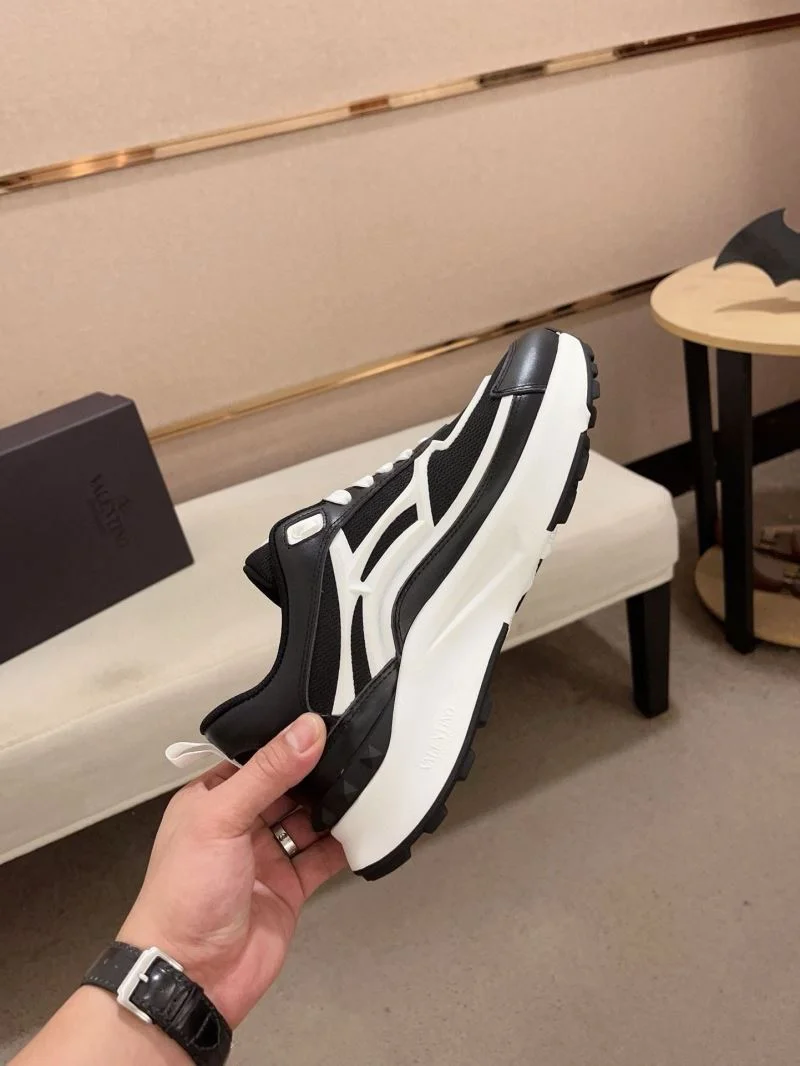 Valentino Rockrunner Shoes ComfortFit 36858
