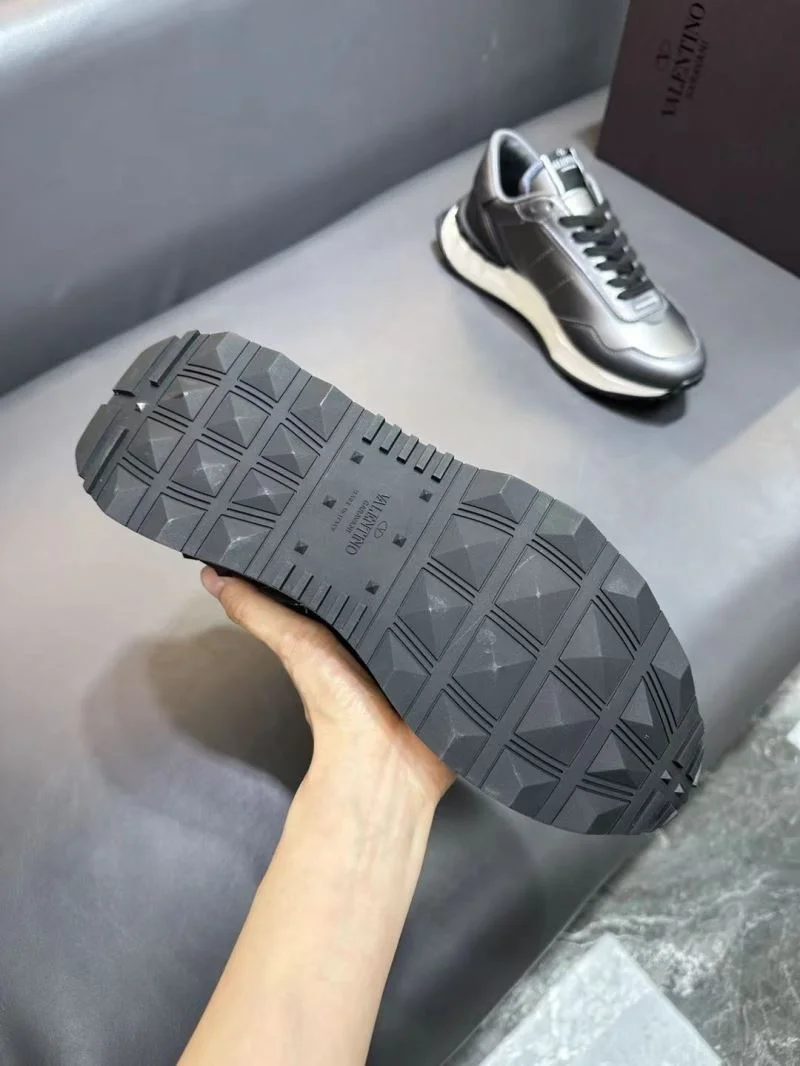 Supportive Valentino Rockrunner Shoes 36859