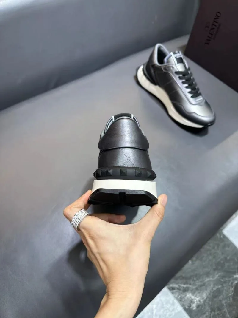 Supportive Valentino Rockrunner Shoes 36859