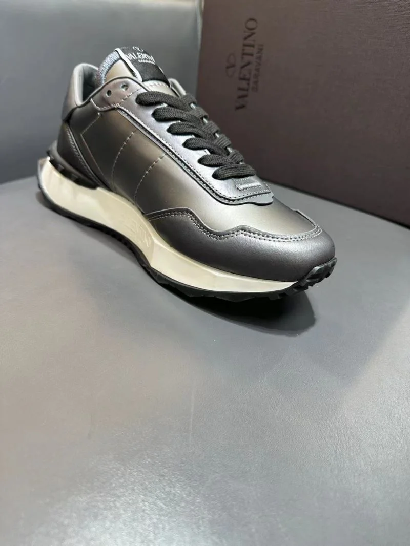 Supportive Valentino Rockrunner Shoes 36859