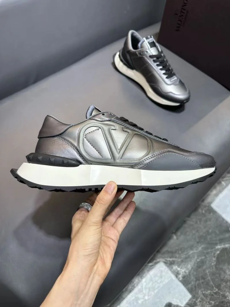 Supportive Valentino Rockrunner Shoes 36859