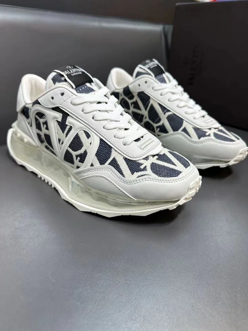 Trendy Valentino Rockrunner Shoes 36868