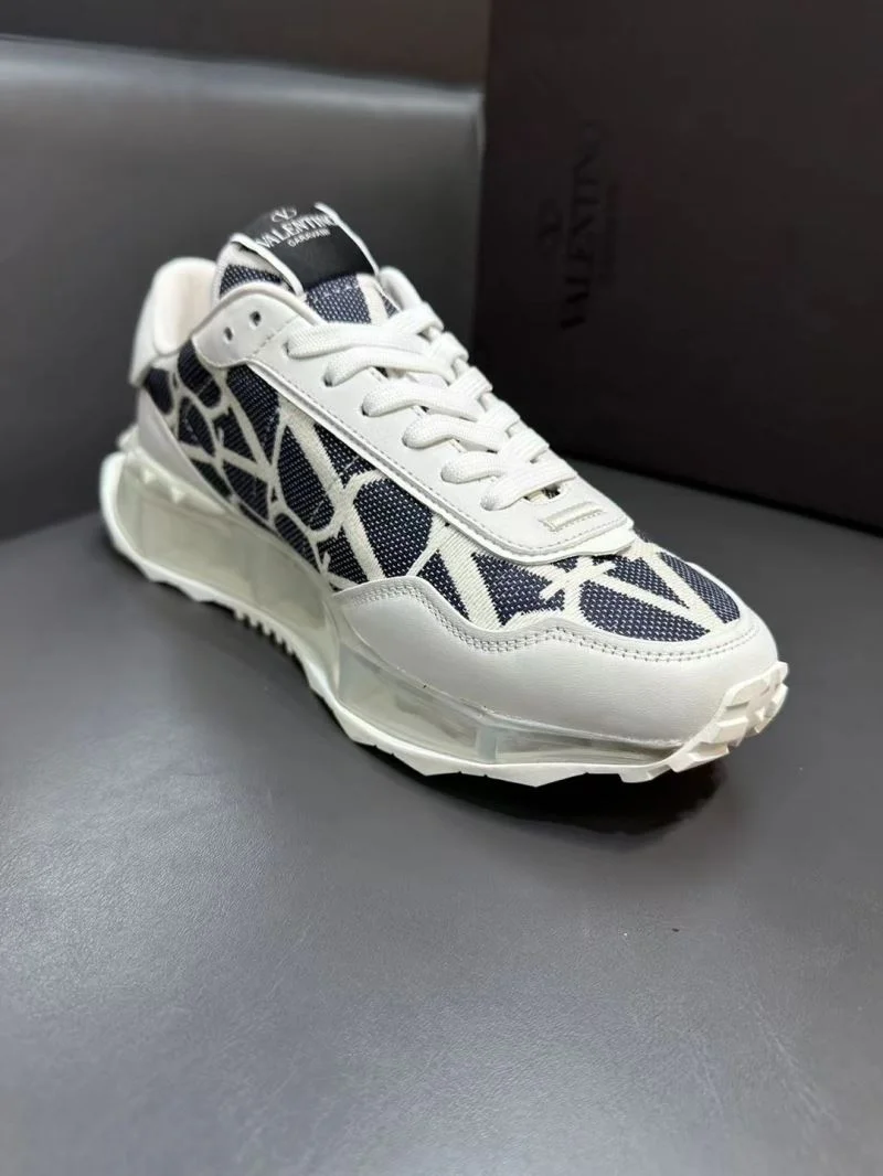 Trendy Valentino Rockrunner Shoes 36868