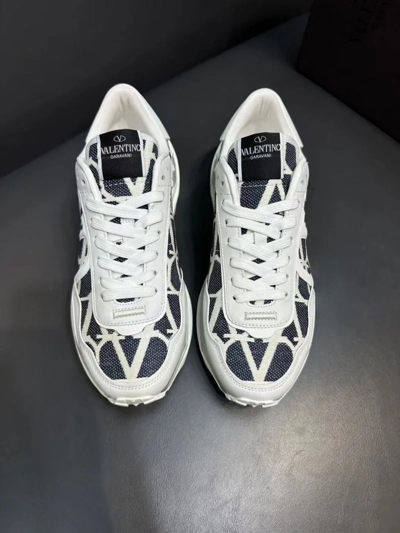 Trendy Valentino Rockrunner Shoes 36868