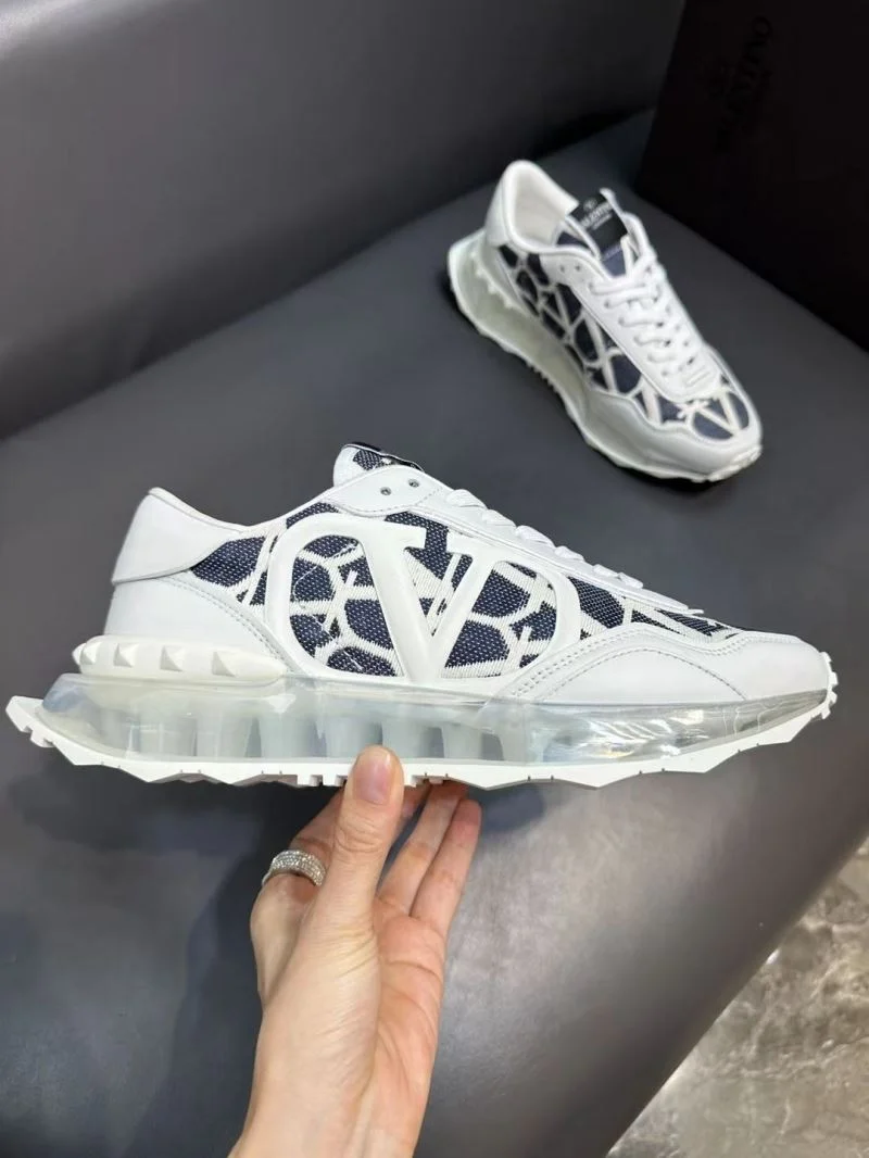Trendy Valentino Rockrunner Shoes 36868