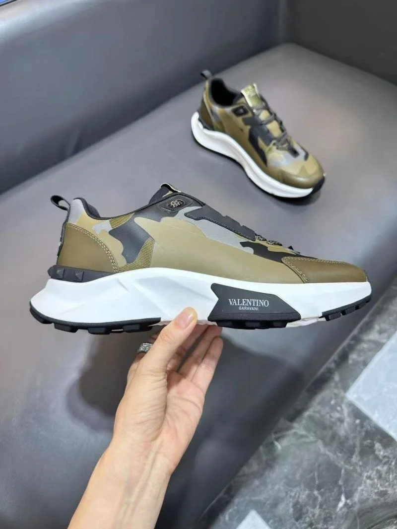 Valentino Rockrunner Shoes Popular 36850