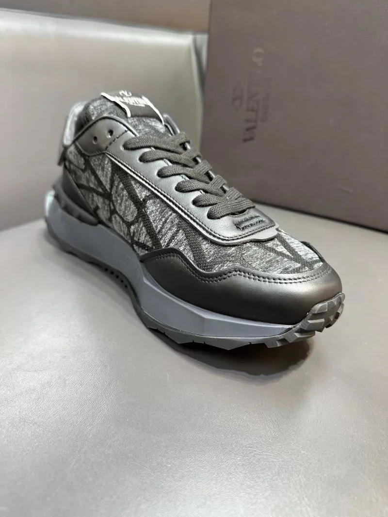 Resilient Valentino Rockrunner Shoes 36846