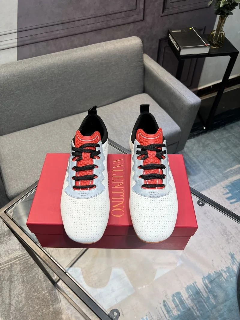 Minimalist Valentino Rockrunner Shoes 36840