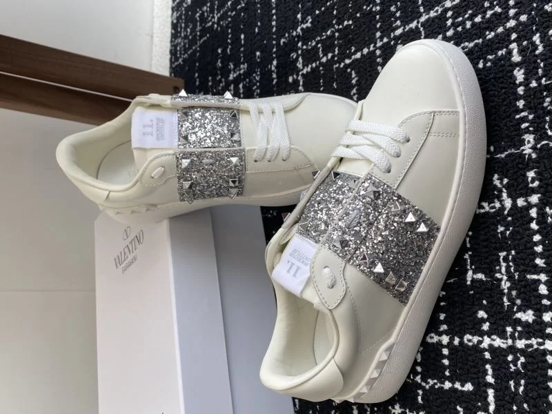 SoftTouch Valentino Rockstud Untitled Shoes 36134