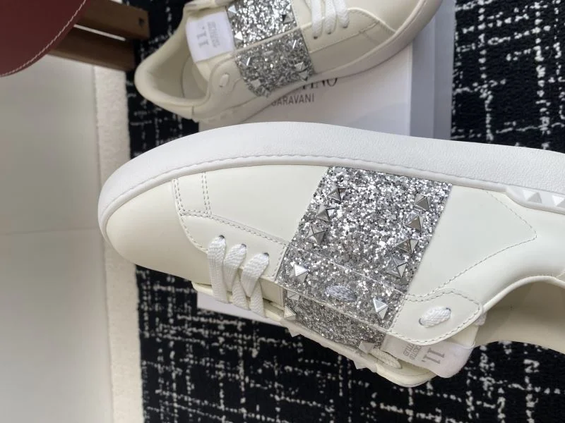 SoftTouch Valentino Rockstud Untitled Shoes 36134