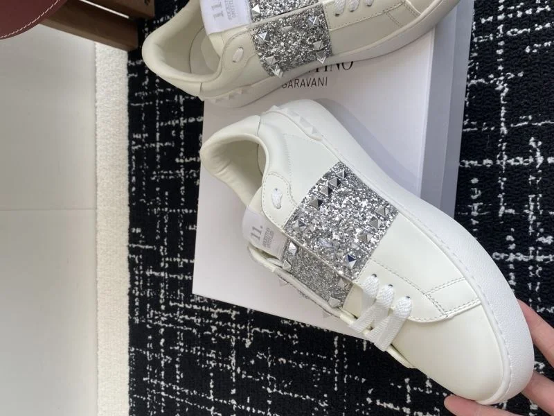 SoftTouch Valentino Rockstud Untitled Shoes 36134