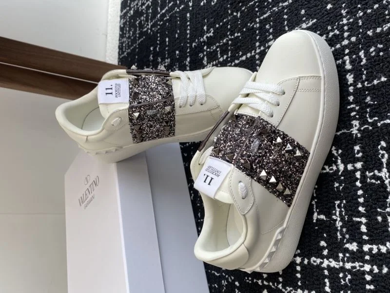 UrbanStyle Valentino Rockstud Untitled Shoes 36135