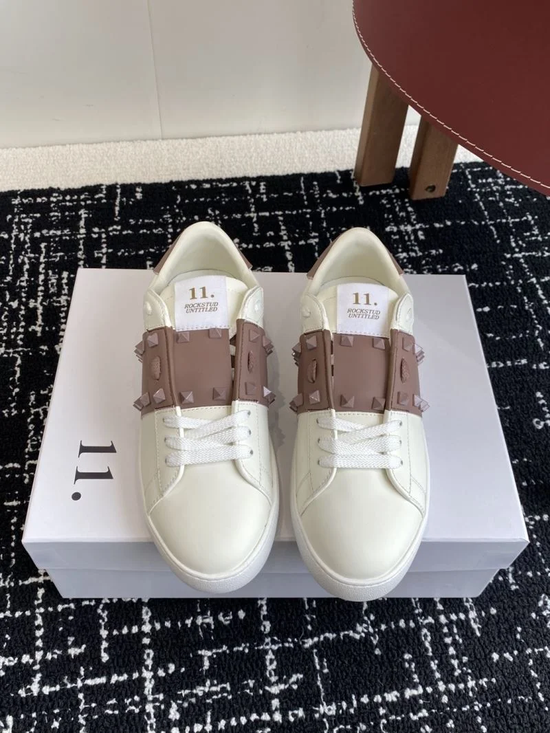 Minimalist Valentino Rockstud Untitled Shoes 36107