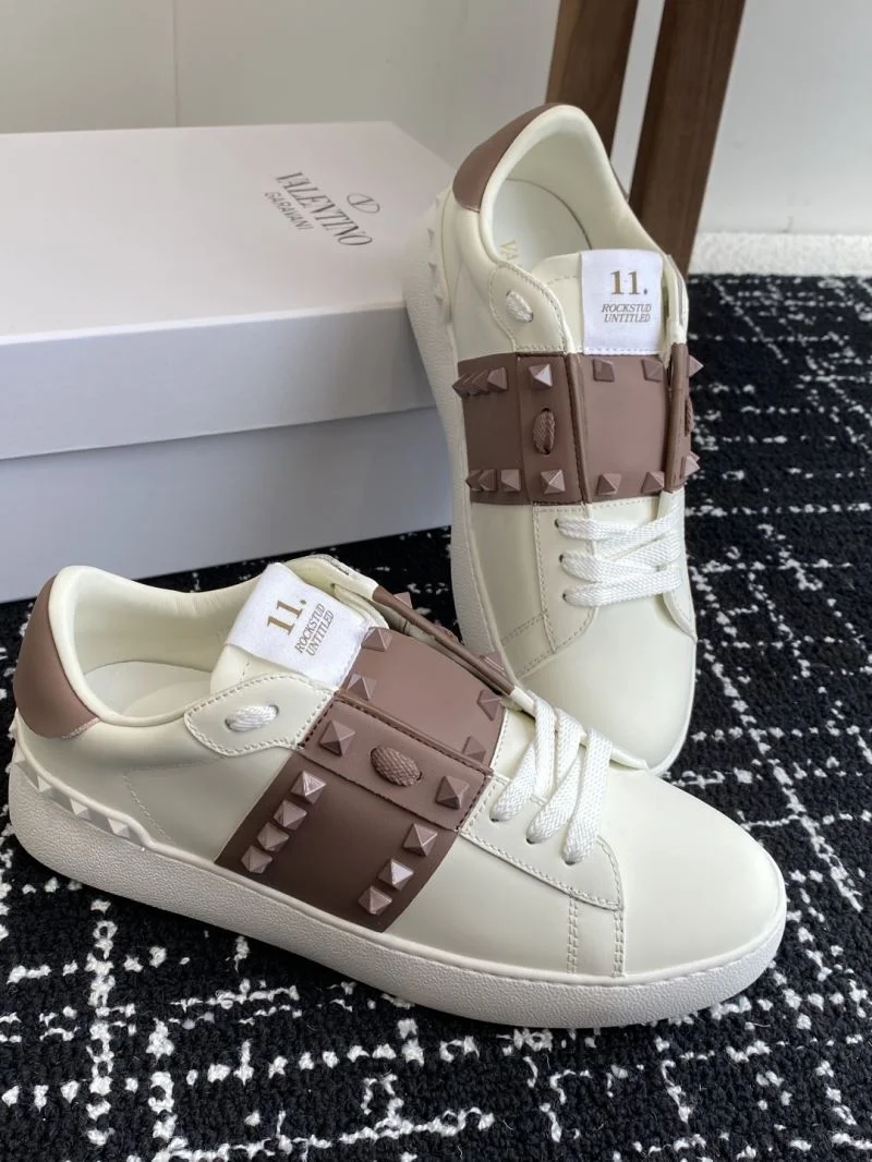 Minimalist Valentino Rockstud Untitled Shoes 36107