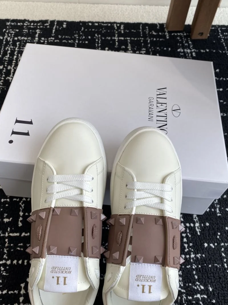 Minimalist Valentino Rockstud Untitled Shoes 36107