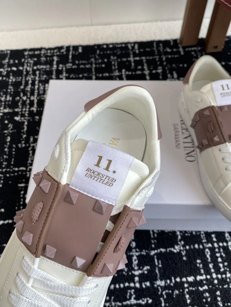 Minimalist Valentino Rockstud Untitled Shoes 36107