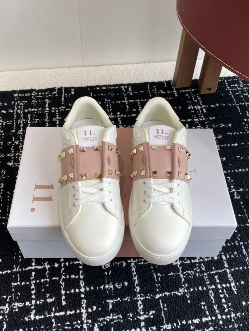 Vibrant Valentino Rockstud Untitled Shoes 36112