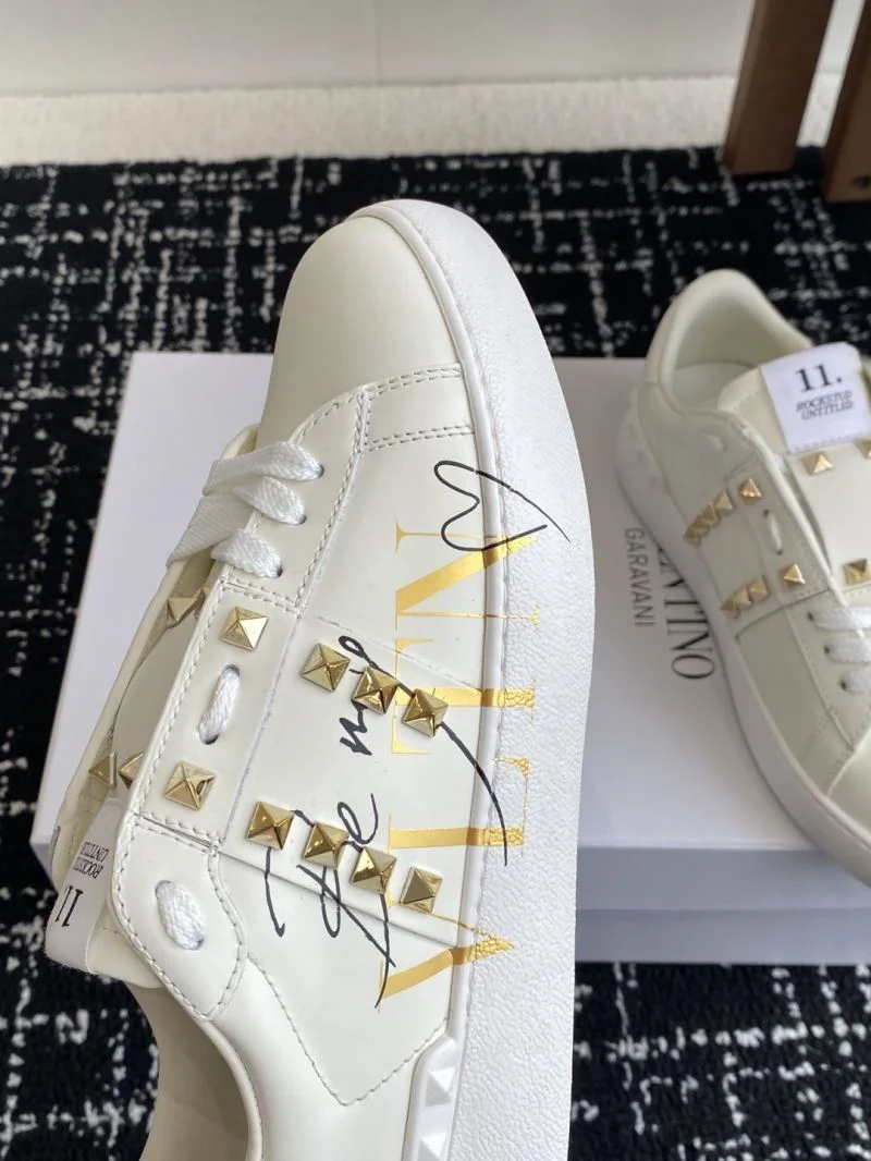 Lightweight Valentino Rockstud Untitled Shoes 36115
