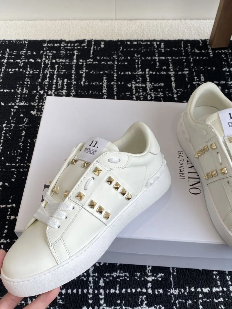 Lightweight Valentino Rockstud Untitled Shoes 36115