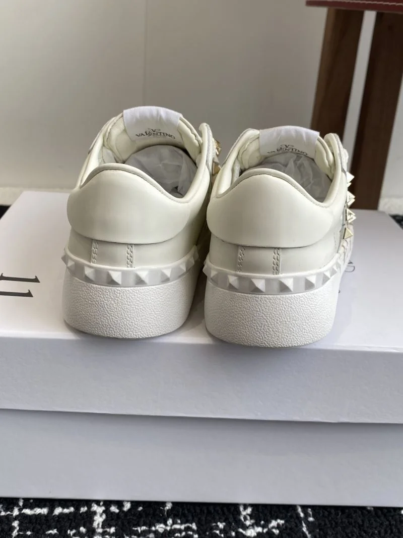 Lightweight Valentino Rockstud Untitled Shoes 36115