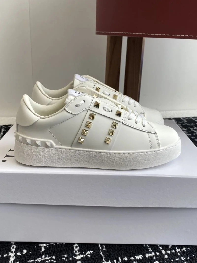 HighPerformance Valentino Rockstud Untitled Shoes 36110