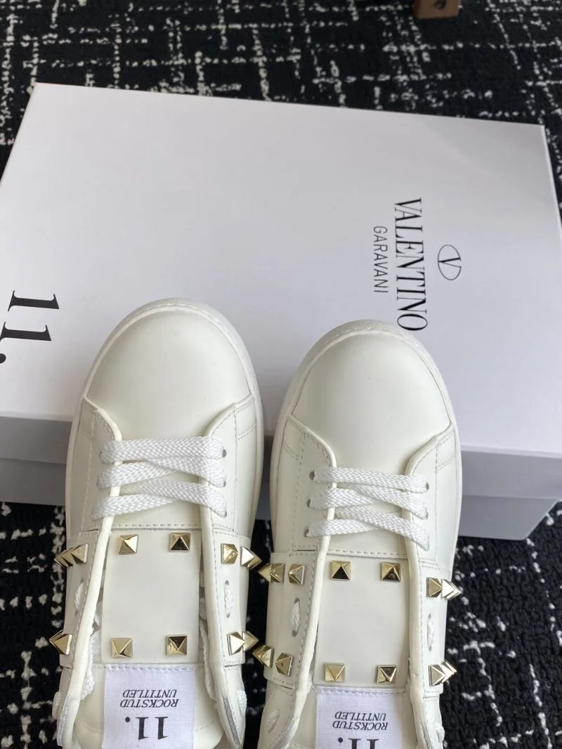 HighPerformance Valentino Rockstud Untitled Shoes 36110