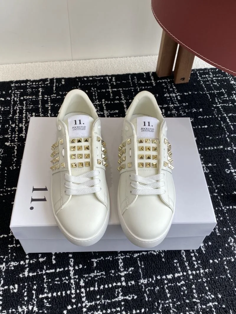 Stylish Valentino Rockstud Untitled Shoes 36105