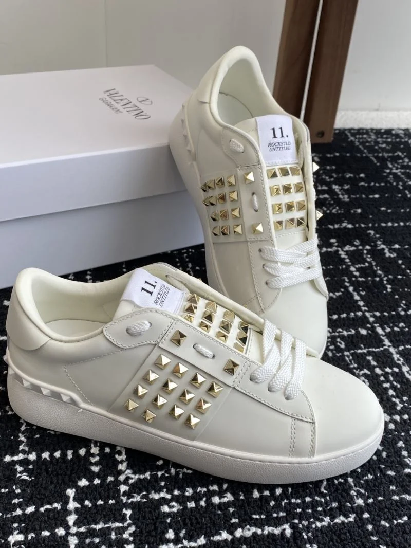 Stylish Valentino Rockstud Untitled Shoes 36105