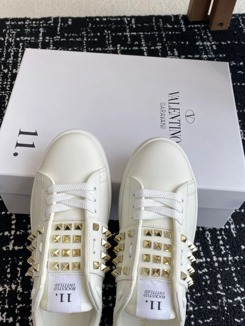 Stylish Valentino Rockstud Untitled Shoes 36105