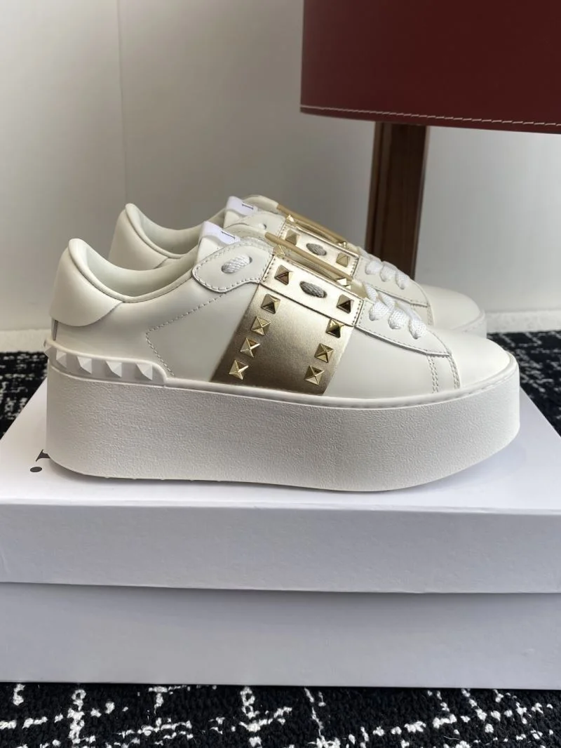 Durable Valentino Rockstud Untitled Shoes 36096