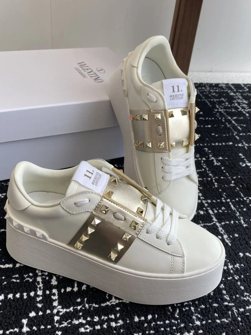 Durable Valentino Rockstud Untitled Shoes 36096