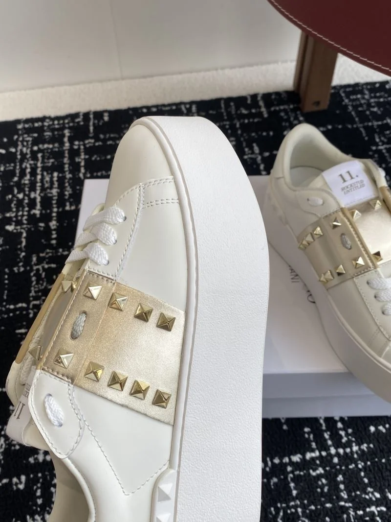 Durable Valentino Rockstud Untitled Shoes 36096
