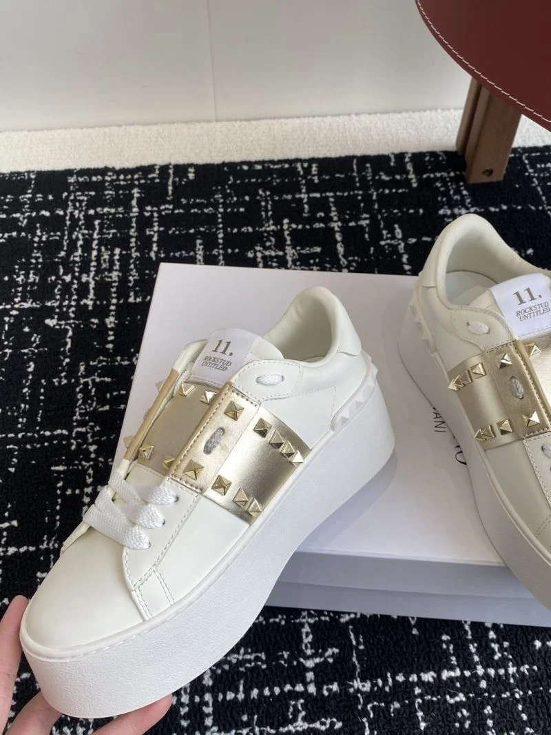 Durable Valentino Rockstud Untitled Shoes 36096
