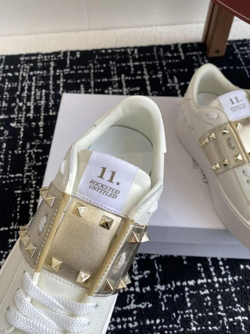 Durable Valentino Rockstud Untitled Shoes 36096