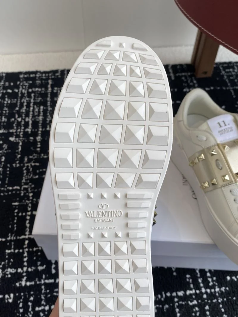 Durable Valentino Rockstud Untitled Shoes 36096