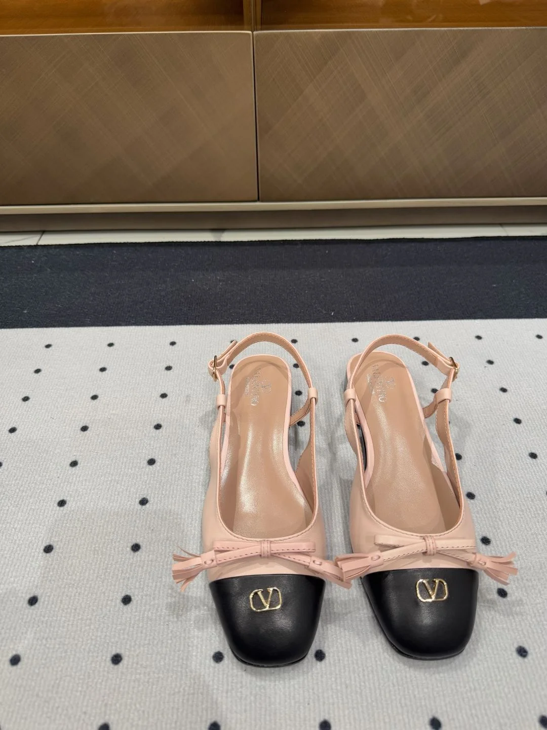 Valentino Sandals HighQuality 36256