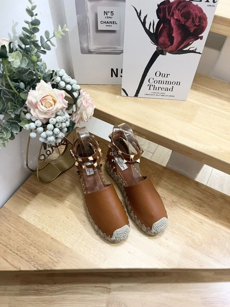 Cozy Valentino Sandals 36704