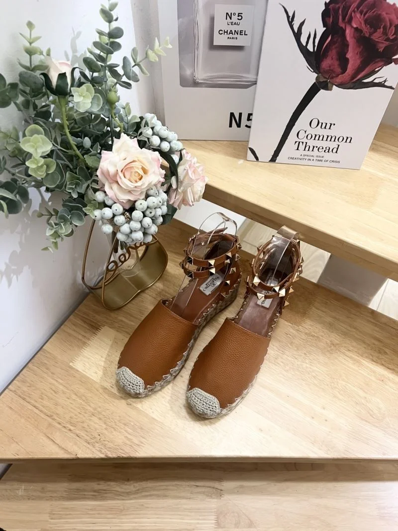 Cozy Valentino Sandals 36704