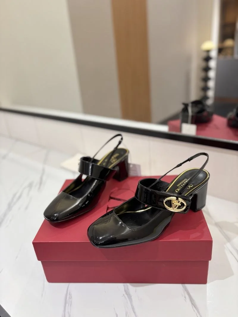 Unique Valentino Sandals 36700