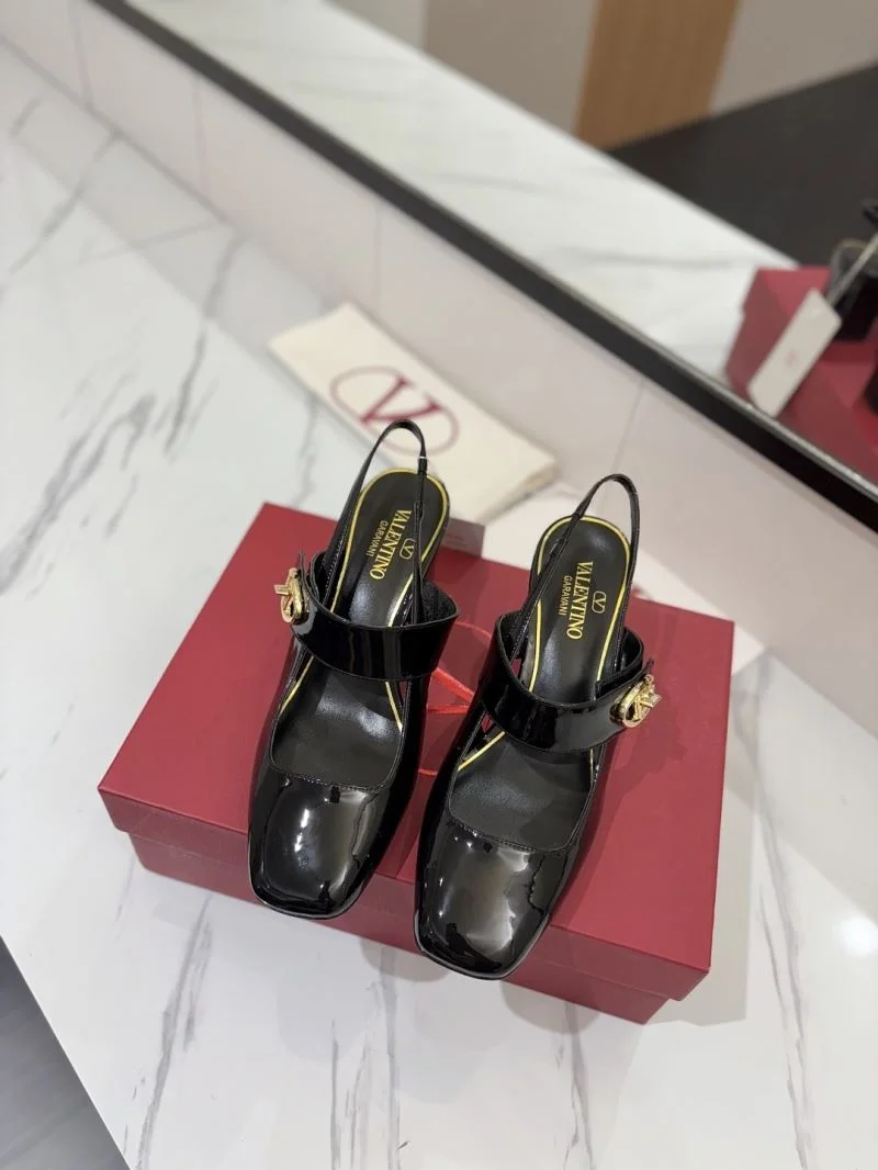 Unique Valentino Sandals 36700