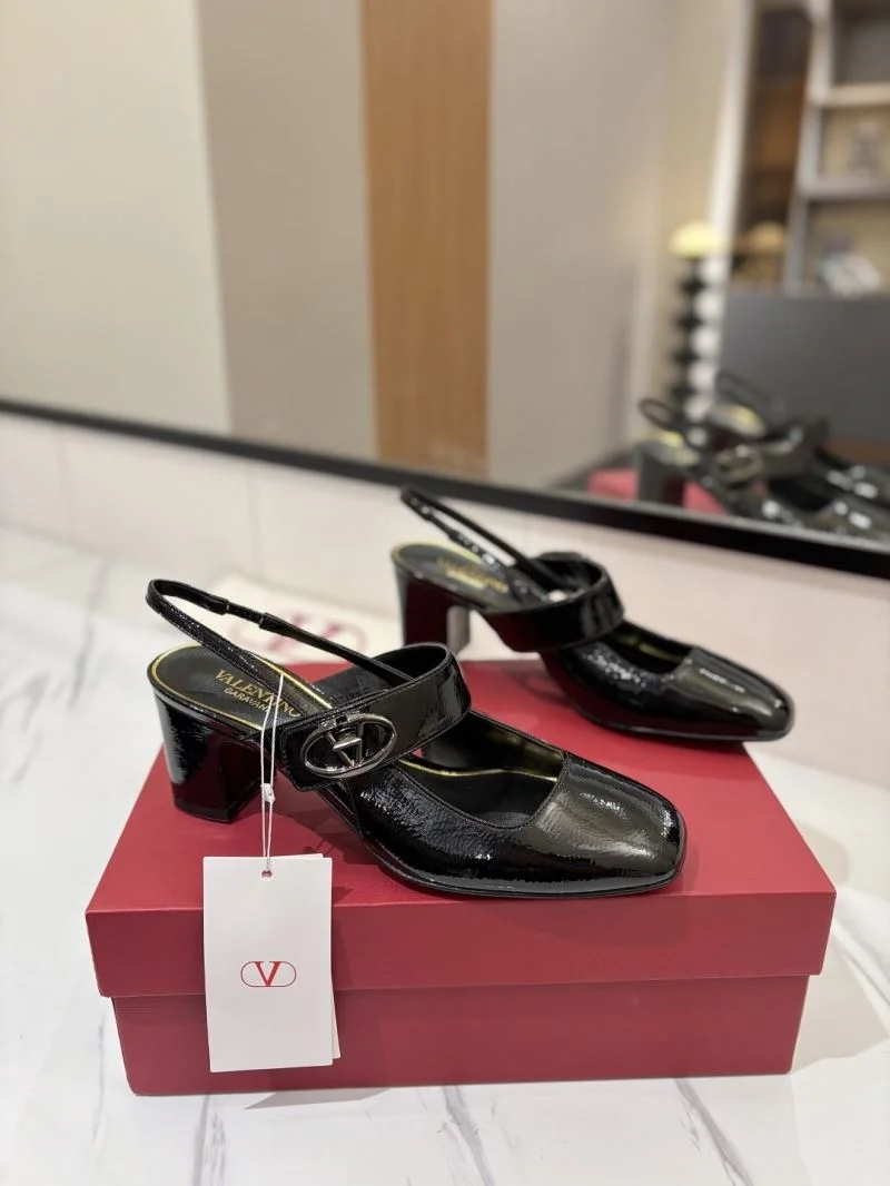 Reliable Valentino Sandals 36711