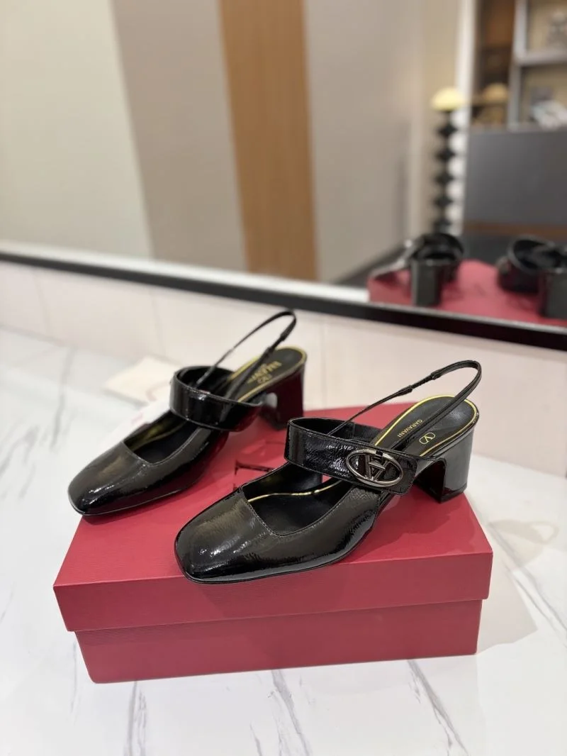 Reliable Valentino Sandals 36711