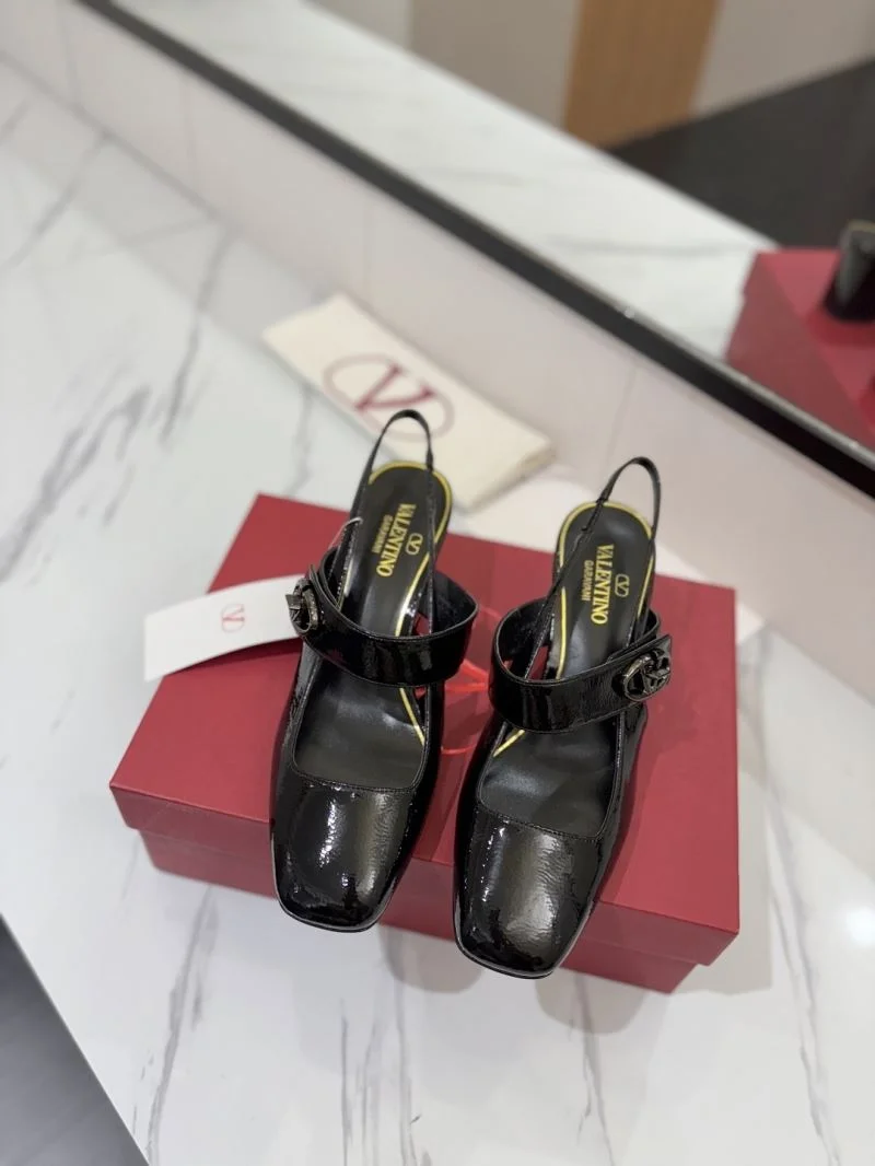Reliable Valentino Sandals 36711