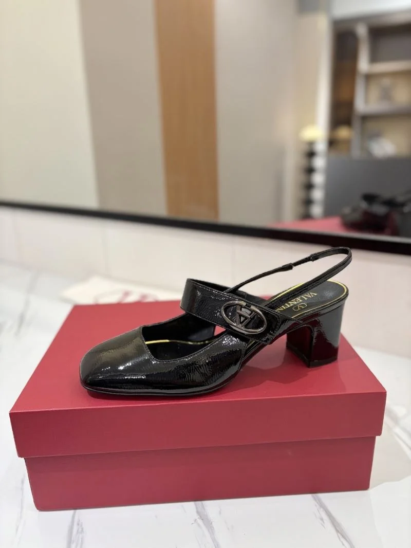 Reliable Valentino Sandals 36711