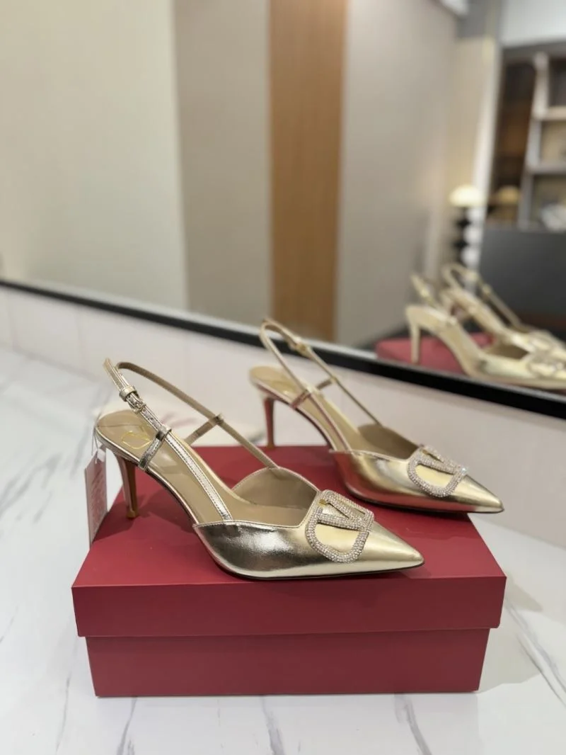 Practical Valentino Sandals 36645