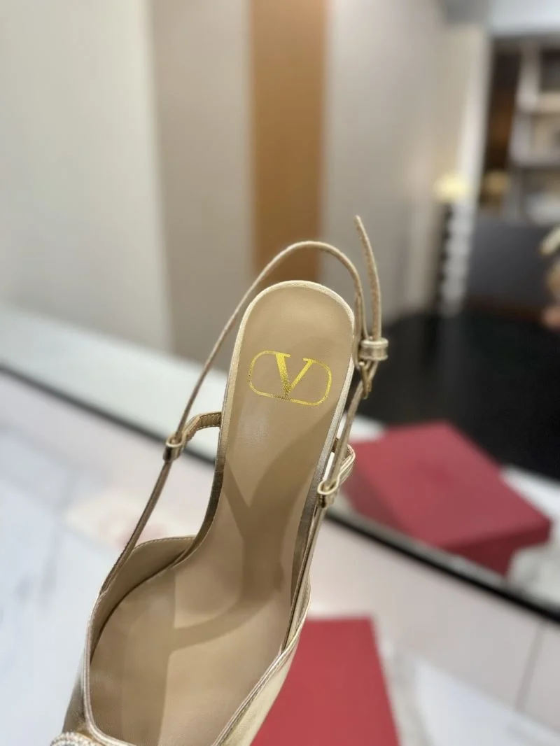 Practical Valentino Sandals 36645