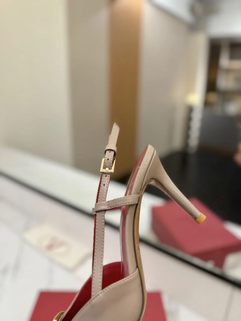 OdorResistant Valentino Sandals 36657