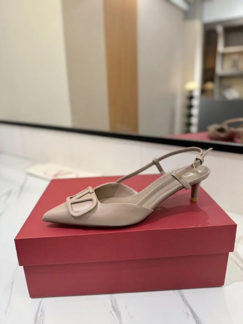 Effortless Valentino Sandals 36669