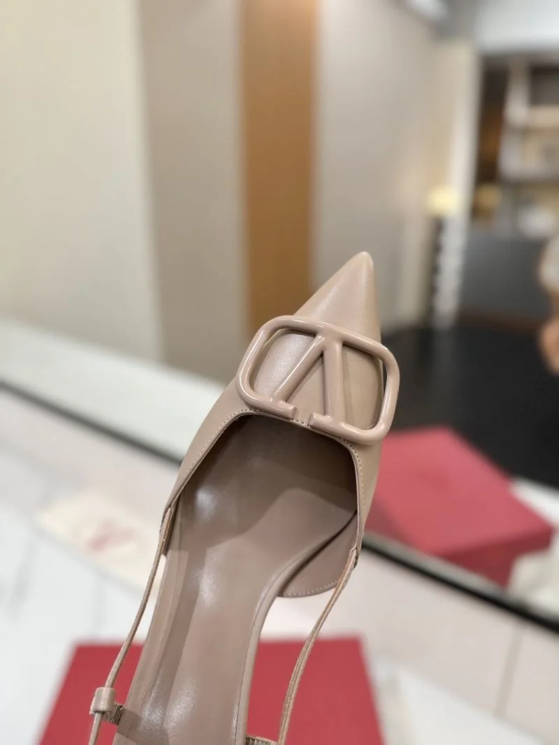 Effortless Valentino Sandals 36669